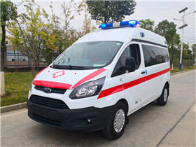 福特V362負(fù)壓救護(hù)車(chē)